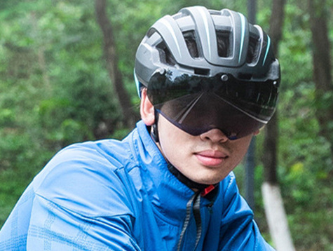 Magnetic helmet: a new choice for myopic riders